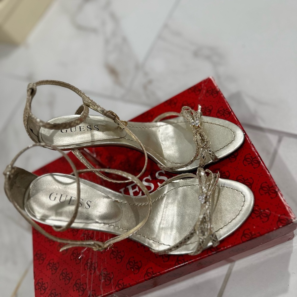 Guess shoes - Picture 4 of 7